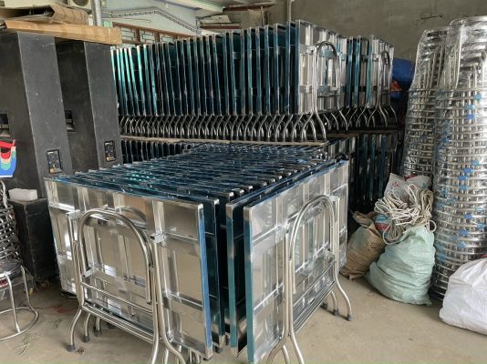 Một số lưu ý khi đặt gia công bàn ghế inox