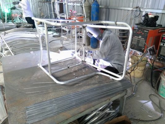 Một số lưu ý khi thực hiện gia công khung sắt sơn tĩnh điện